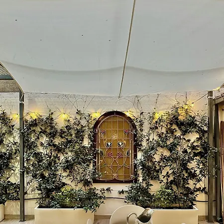 Guest house Vacanze Romane 7 Languages 4*